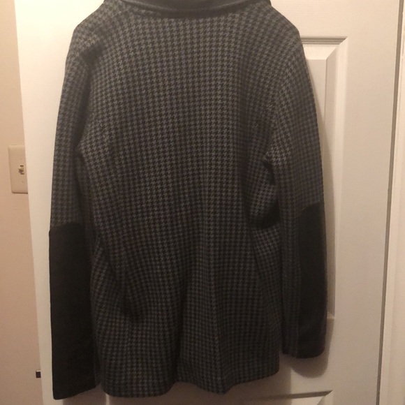 Blazer - Picture 2 of 2